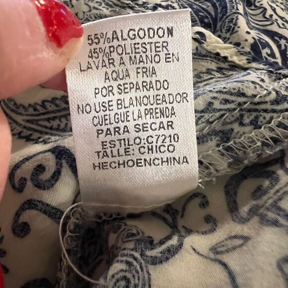 Gorgeous blue and white print blouse by Umgee size small - Picture 6 of 7